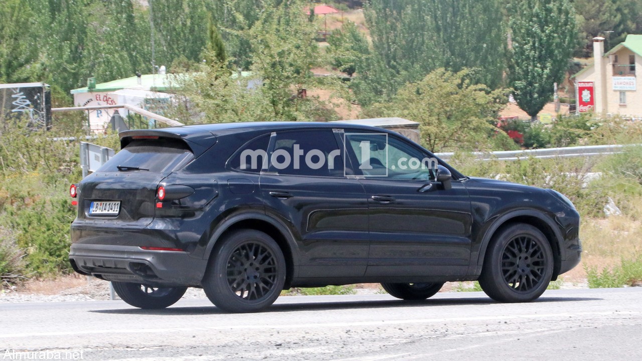 2018-porsche-cayenne-spy-pics (7)