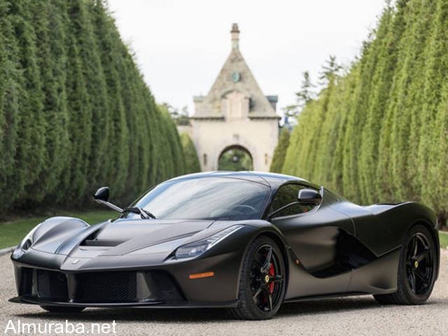 عرض "لافيراري" بطلاء أسود غامق بالغ الندرة في مزاد LaFerrari 3