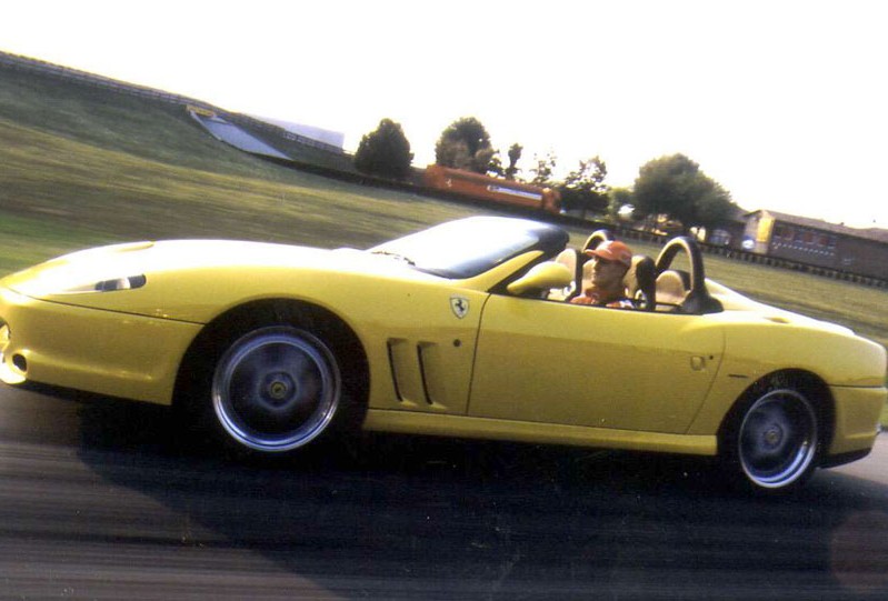 Ferrari-550_Barchetta_Pininfarina