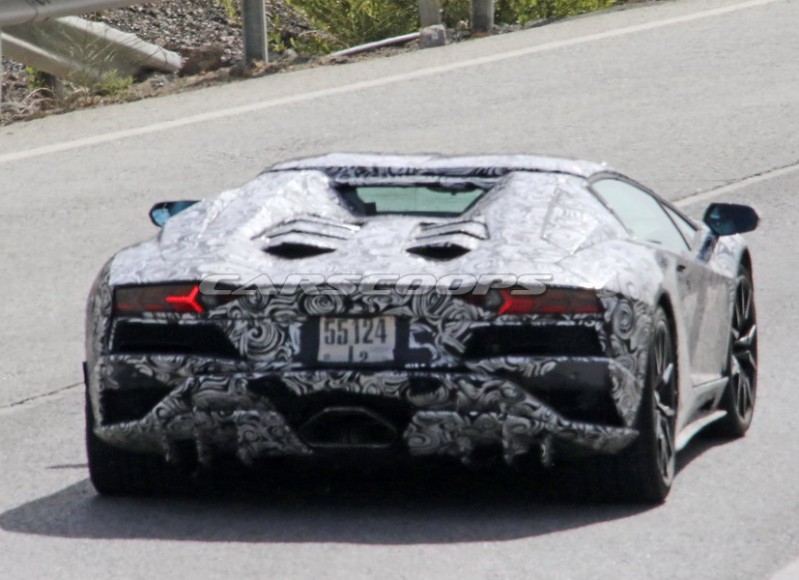 Lambo Aventador Roadster Facelift 10