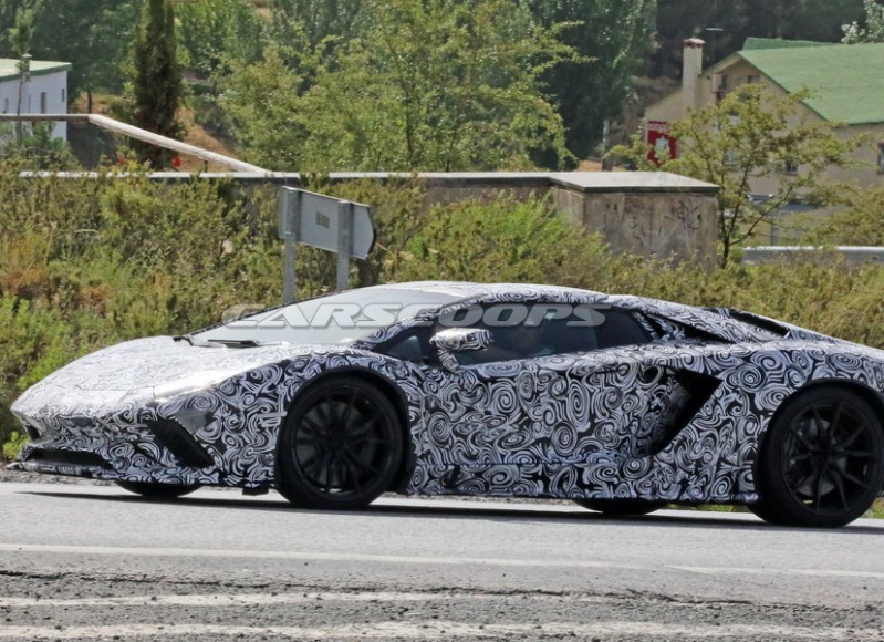 Lambo Aventador Roadster Facelift 4