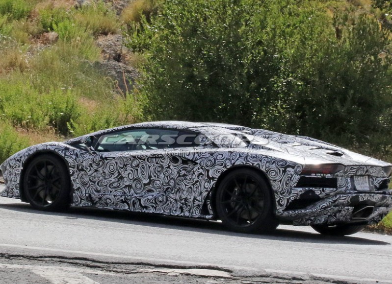 Lambo Aventador Roadster Facelift 7