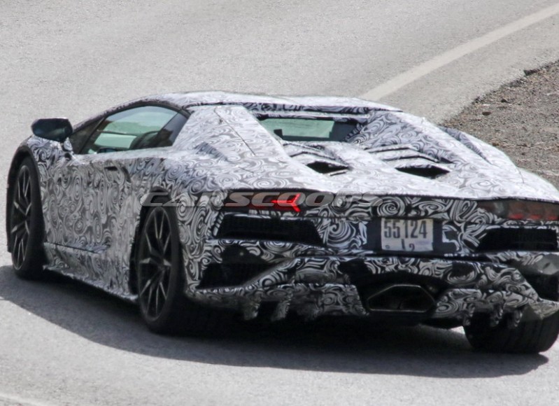 Lambo Aventador Roadster Facelift 9