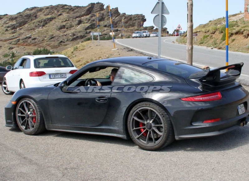 Porsche-911-GT3-facelift-4