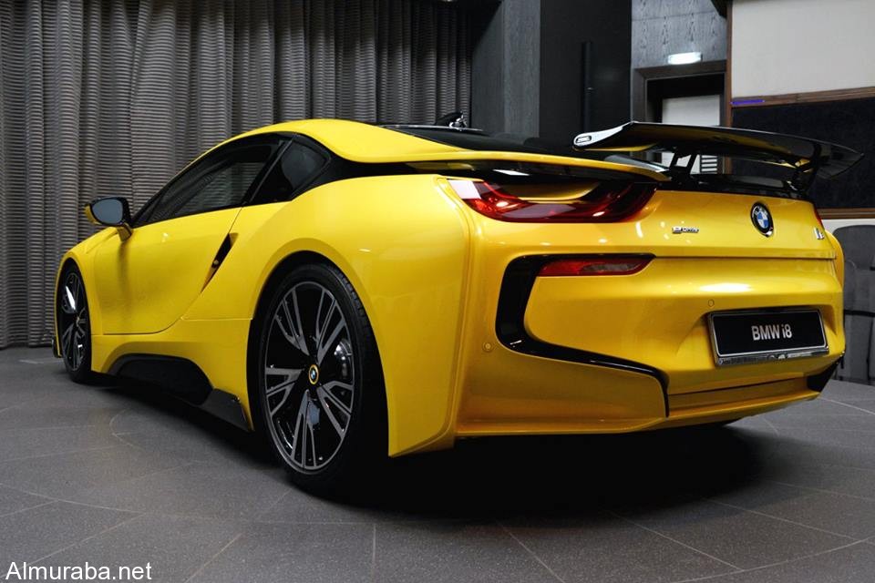 Yellow BMW i828