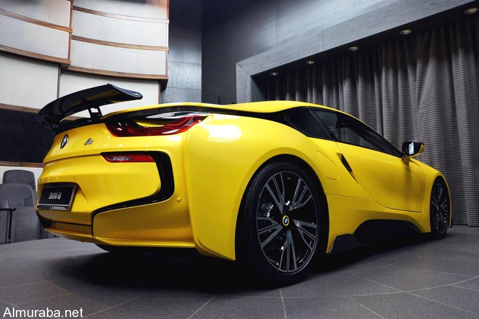 Yellow BMW i831