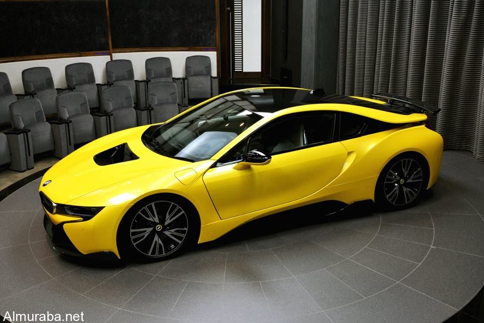 Yellow BMW i88