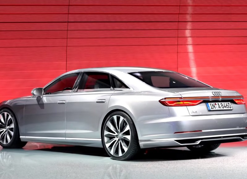 audi_a8_02