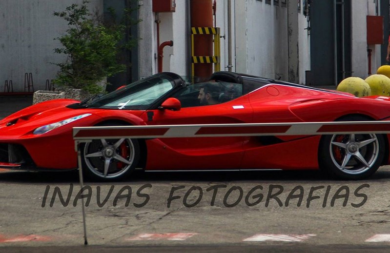 ferrari-laferrari-aperta-scoop-0