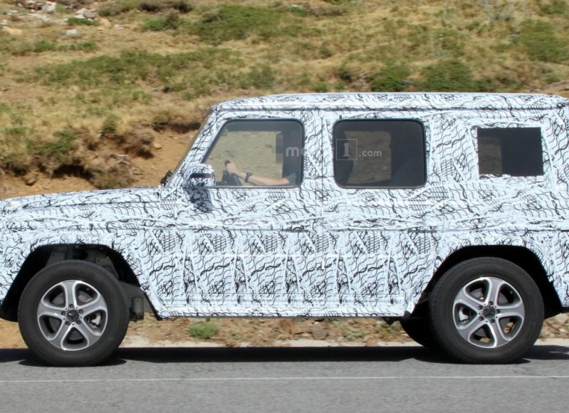 next-gen-mercedes-benz-g-class-spy-photo (5)