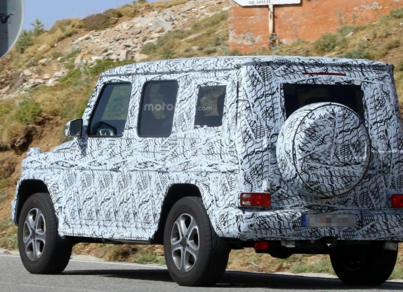 next-gen-mercedes-benz-g-class-spy-photo (7)