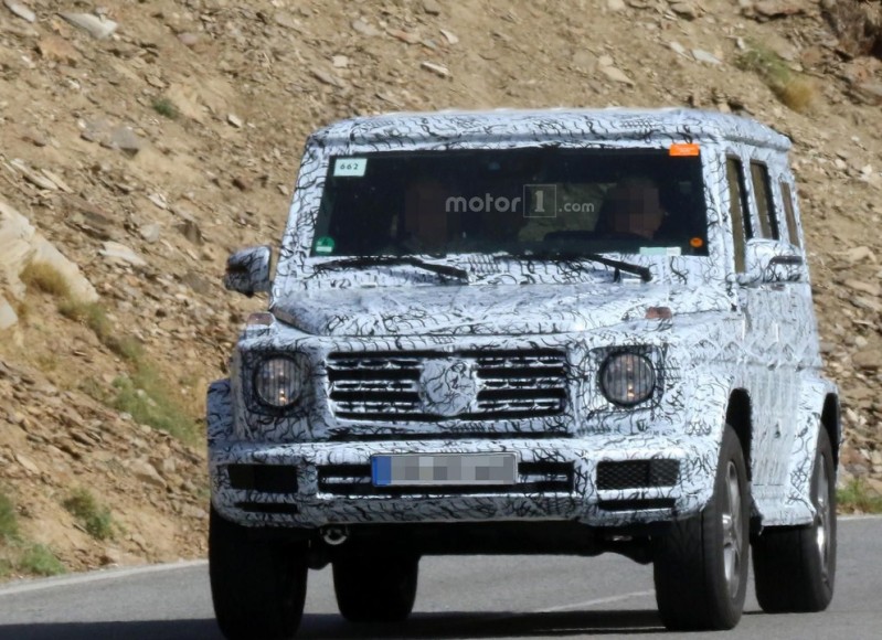 next-gen-mercedes-benz-g-class-spy-photo