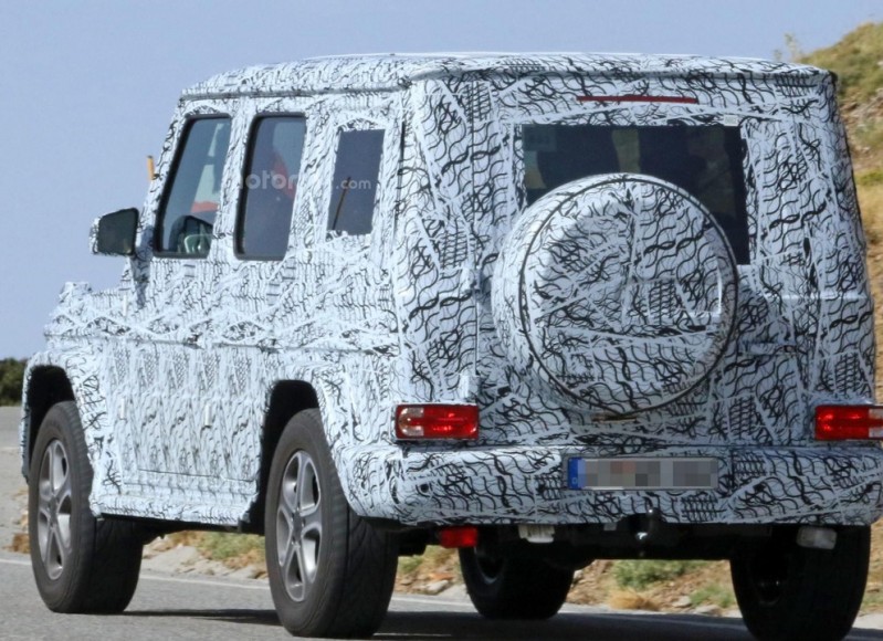 next-gen-mercedes-benz-g-class-spy-photo (8)