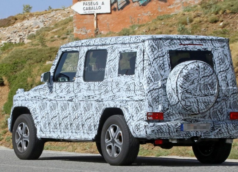 next-gen-mercedes-benz-g-class-spy-photo (9)