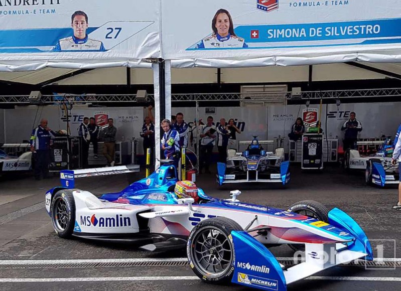 robin-frijns-amlin-andretti-formula-e-team (1)