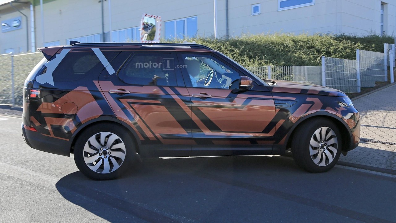 2017-land-rover-discovery-spy-photo (5)