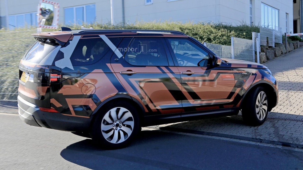 2017-land-rover-discovery-spy-photo (6)