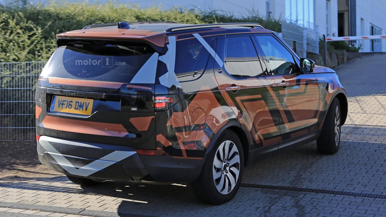 2017-land-rover-discovery-spy-photo (7)