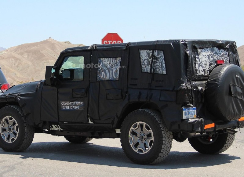 2018-jeep-wrangler-spy-photo (5)