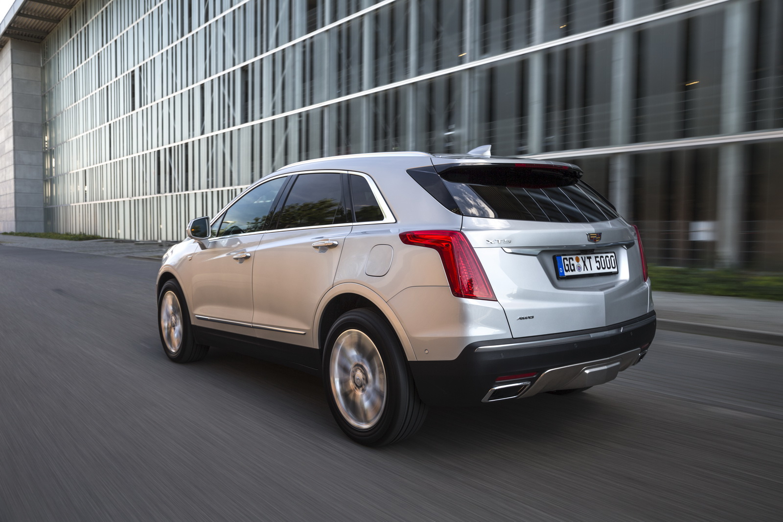 Cadillac_XT5_025