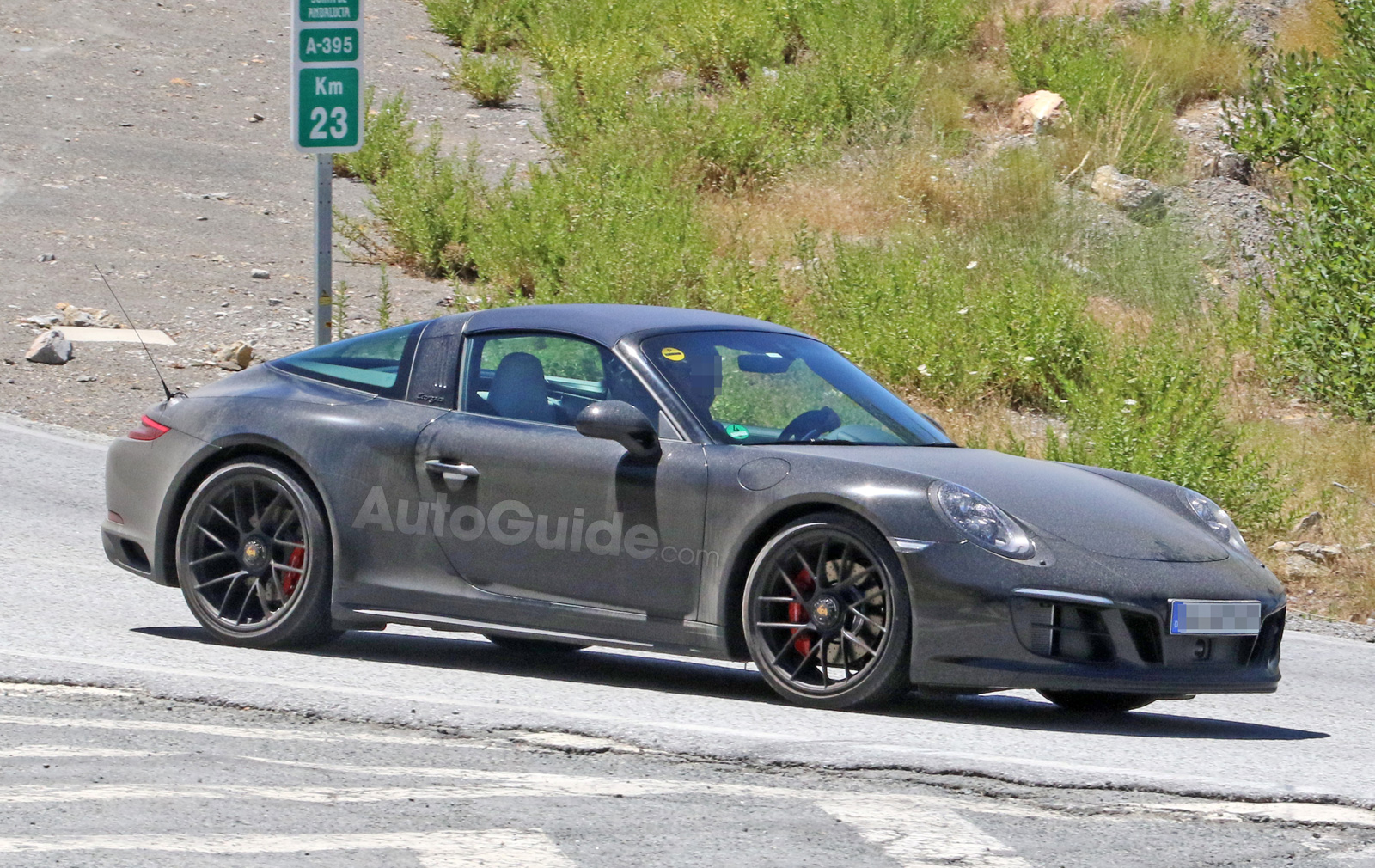 porsche-991-2-gts-targa-spy-photos-03