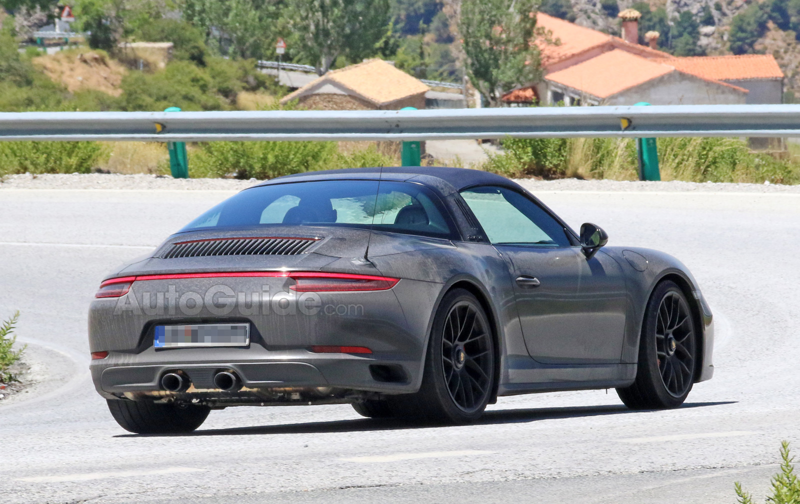 porsche-991-2-gts-targa-spy-photos-07