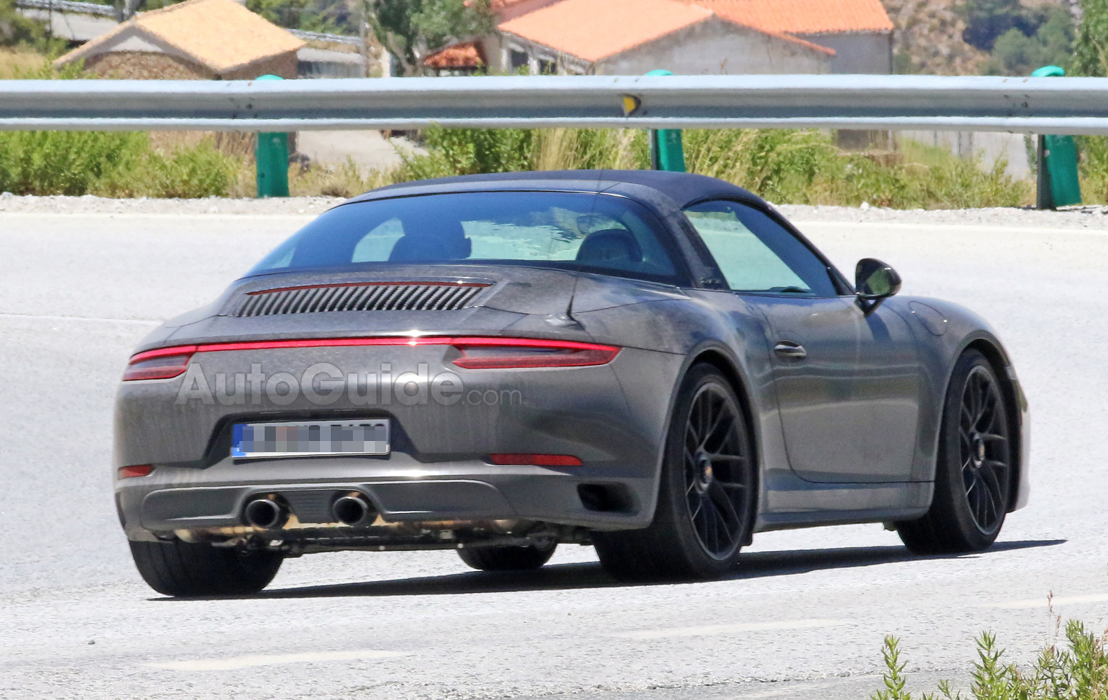 porsche-991-2-gts-targa-spy-photos-08