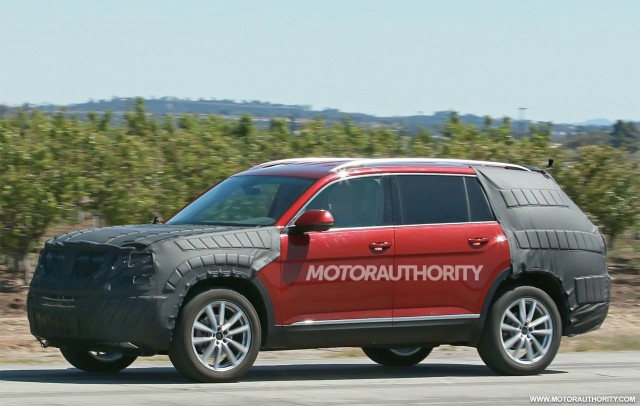 2017-volkswagen-three-row-suv-spy-shots-image-via-s-baldauf-sb-medien_100552466_m