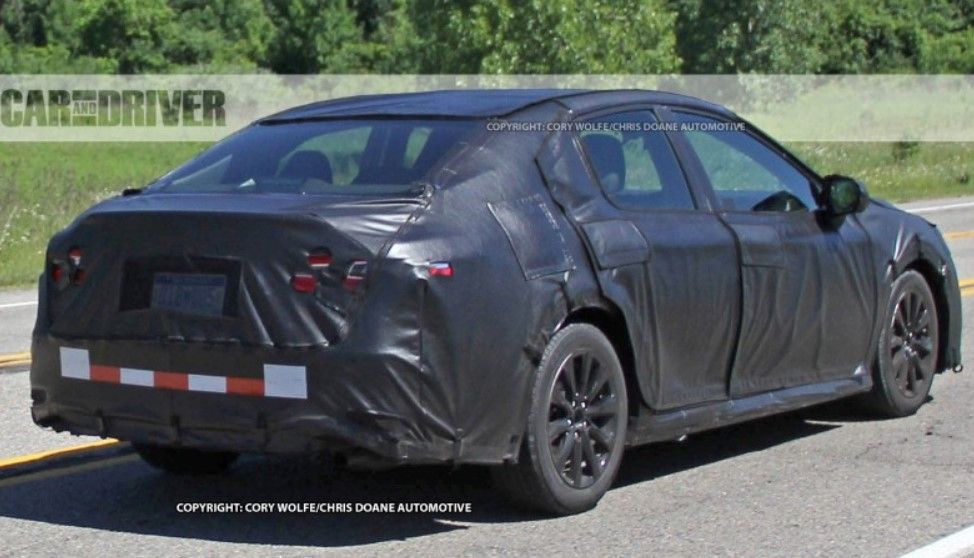 2018-toyota-camry-rear-view-spy-photos-1