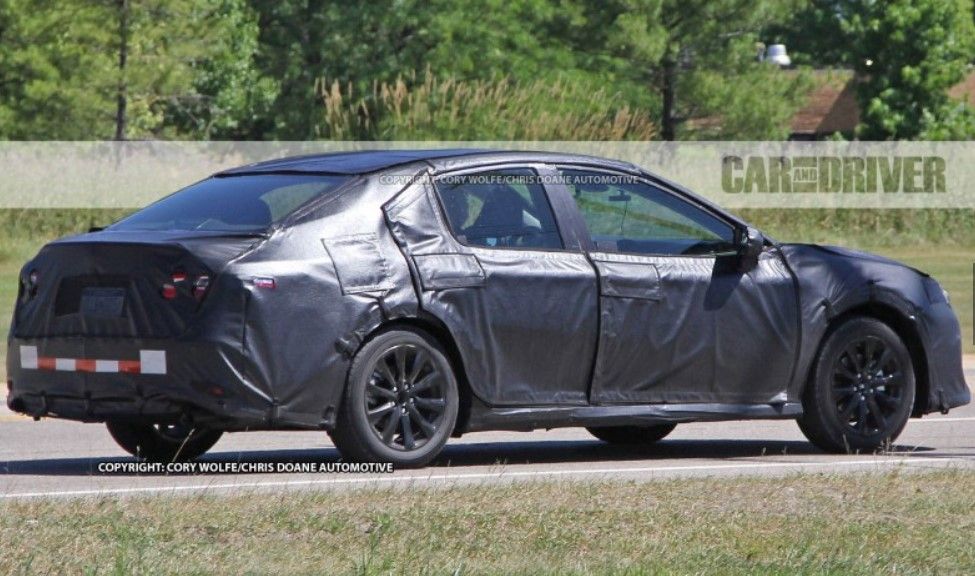 2018-toyota-camry-side-view-2