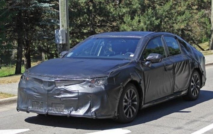 "صور تجسسية" لتويوتا كامري 2018 القادمة أثناء اختبارها Toyota Camry 10