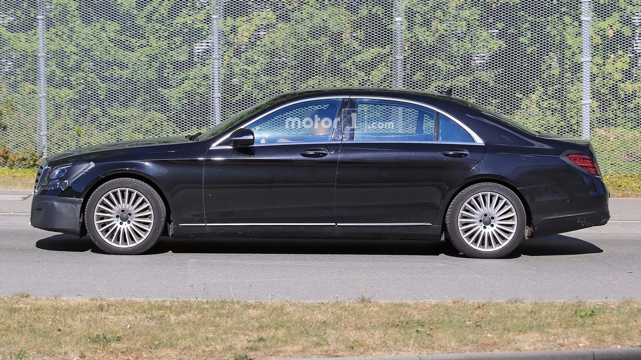 2018-mercedes-s-class-facelift-spy-photo-6