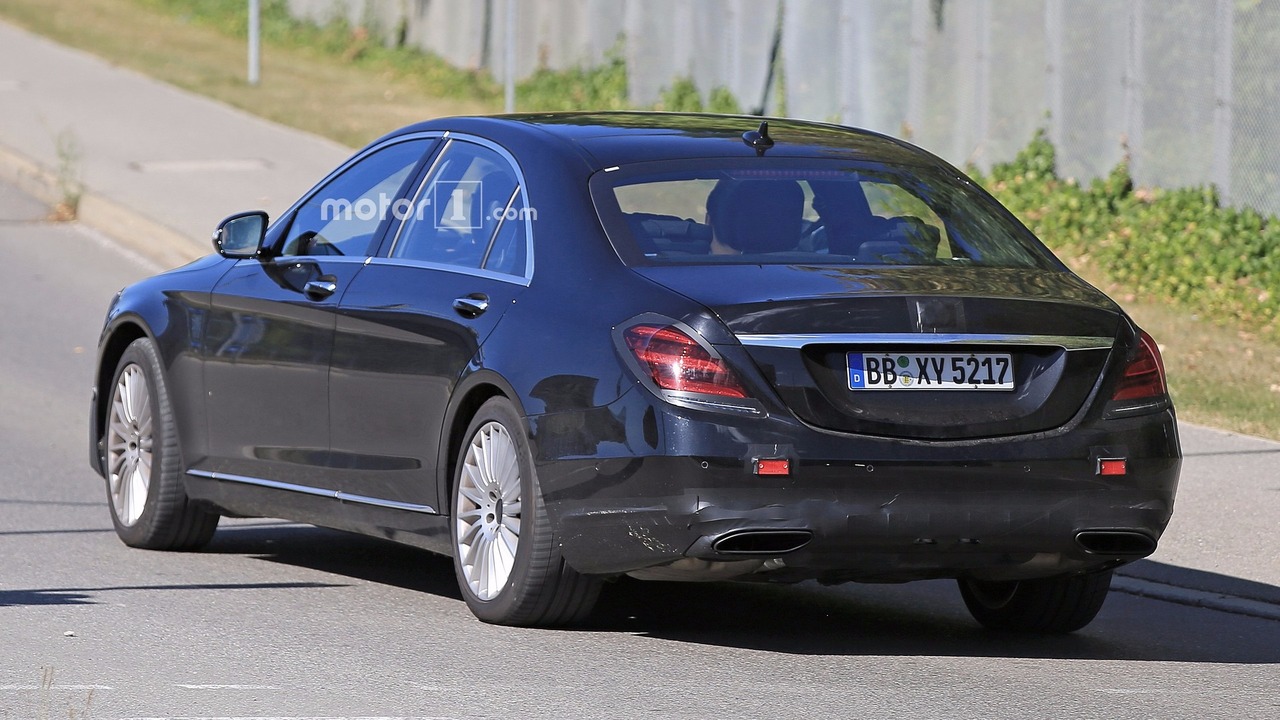 2018-mercedes-s-class-facelift-spy-photo-9