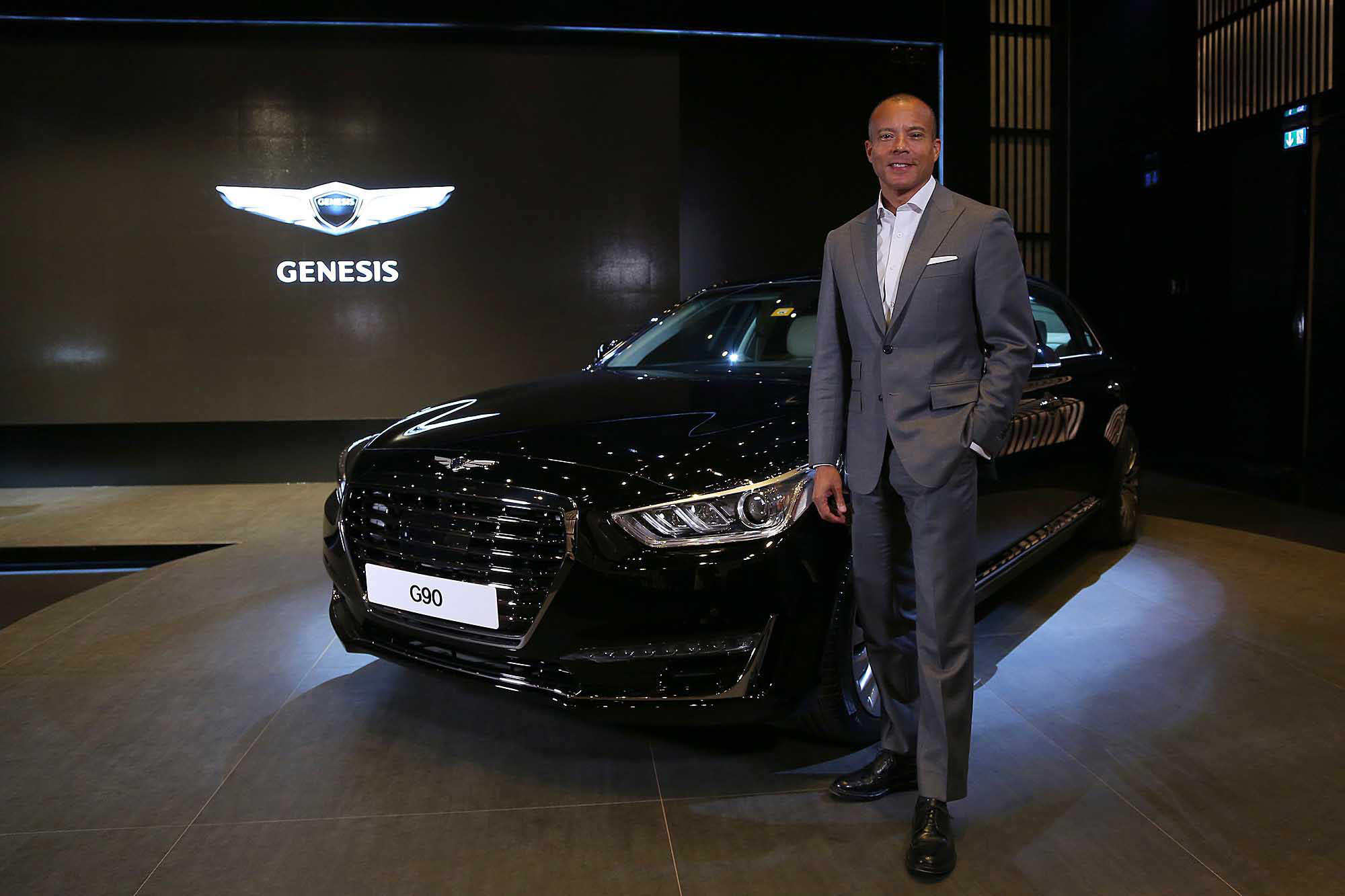 GENESIS G90 - 4