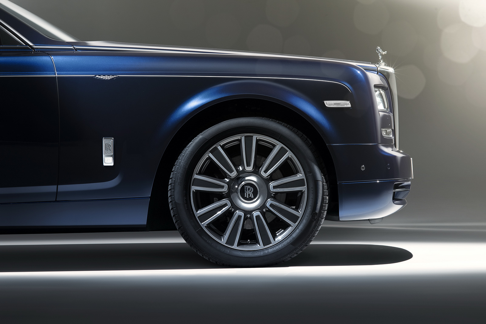 rolls-royce-phantom-limelight-3