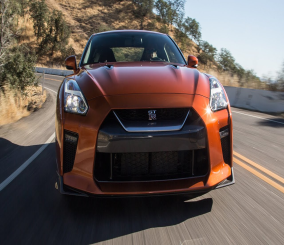 “فيديو” شاهد وتعرف عن قرب على مميزات نيسان جي تي ار 2017 Nissan GT-R