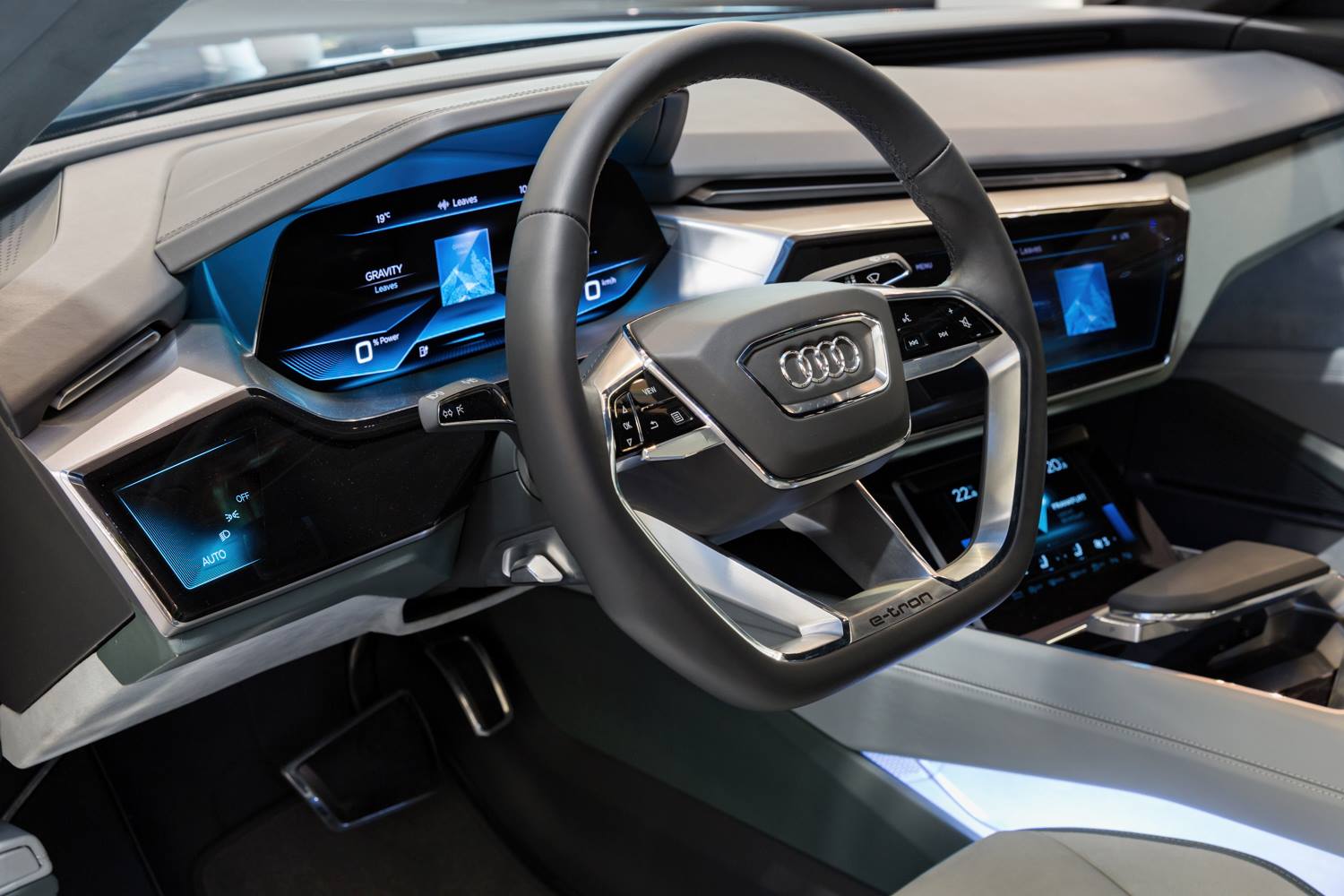 "أودي" A8 الجديدة ستكون أول موديل إنتاج بمقصورة أودي الافتراضية Audi 6