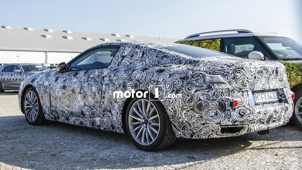 bmw-8-series-spy-photos-1