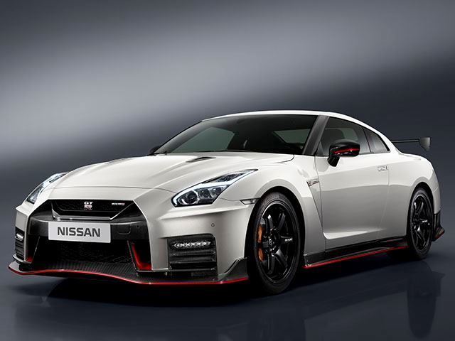 “نيسان” جي تي آر نيسمو 2017 أغلى بـ 94,000 ريال من موديل العام السابق Nissan GT-R Nismo