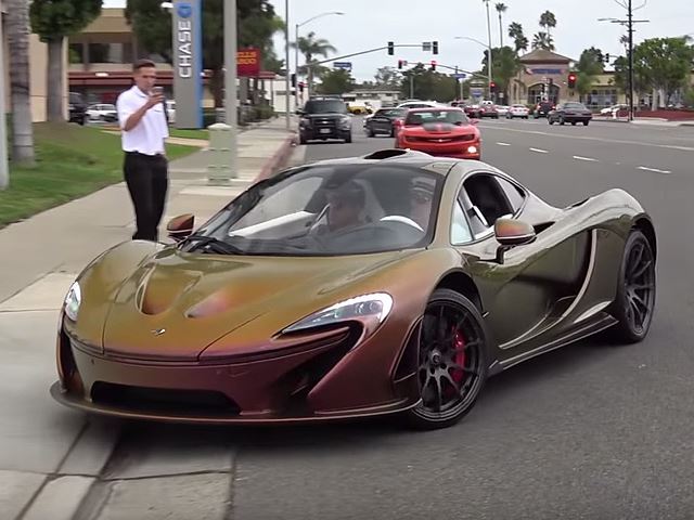 “بالفيديو” مالك إصدار MK الخاص لمكلارين P1 بالألياف الكربونية يتباهى بها McLaren