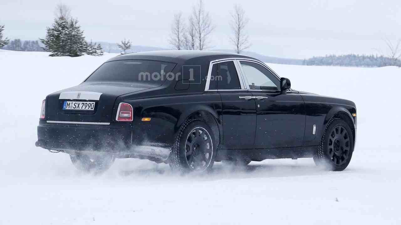 rolls-royce-cullinan-mule-spy-photo1 (17)