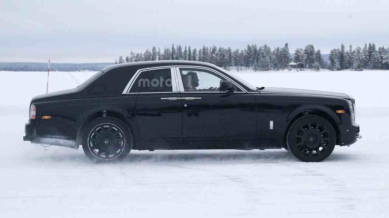 rolls-royce-cullinan-mule-spy-photo1 (18)