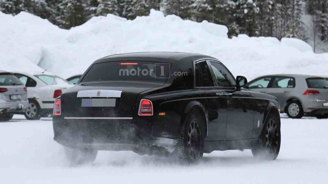 rolls-royce-cullinan-mule-spy-photo1 (3)