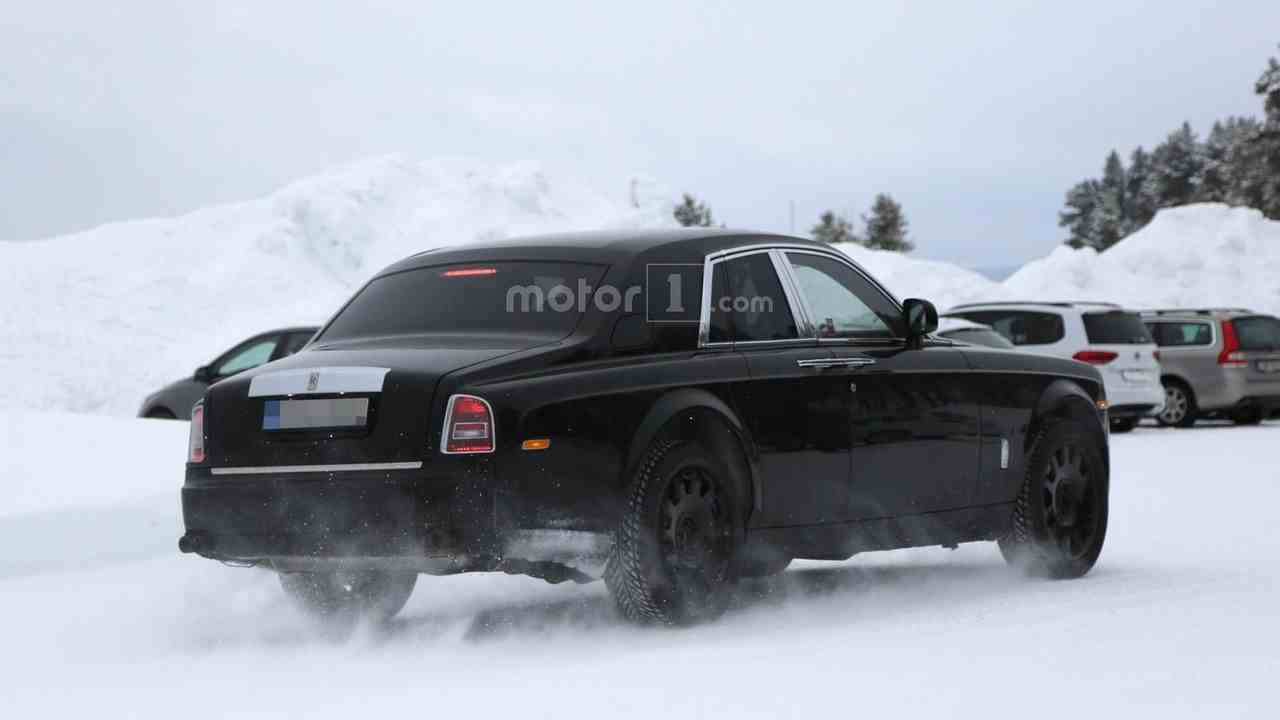 rolls-royce-cullinan-mule-spy-photo1 (5)