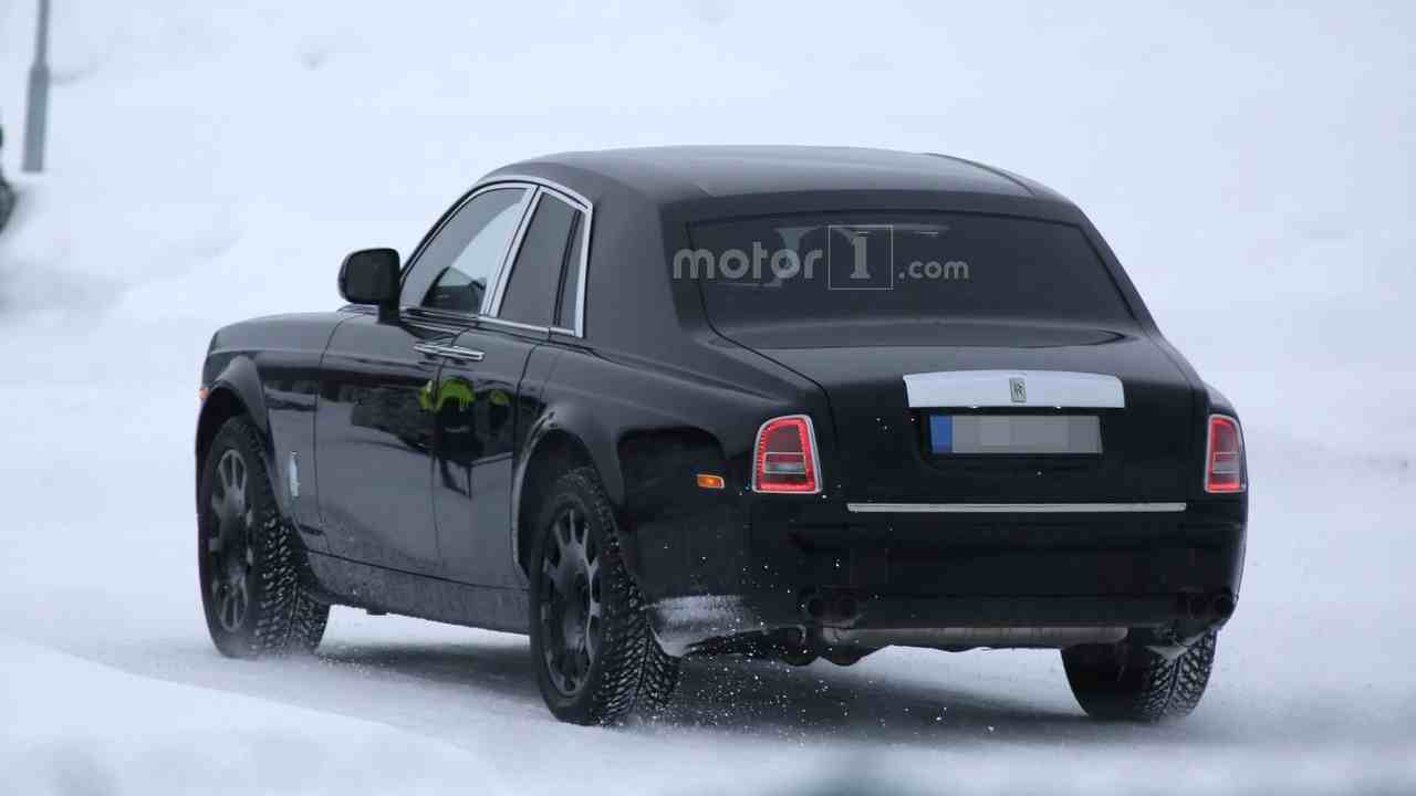 rolls-royce-cullinan-mule-spy-photo1