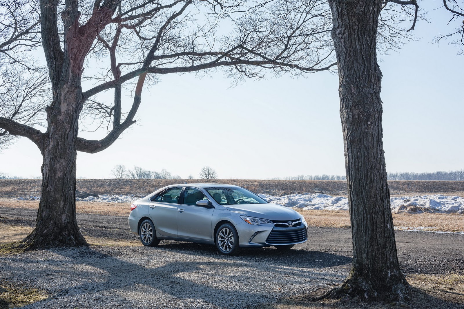 2015-toyota-camry-19