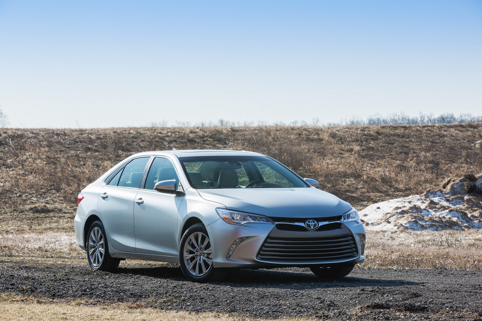 2015-toyota-camry-21