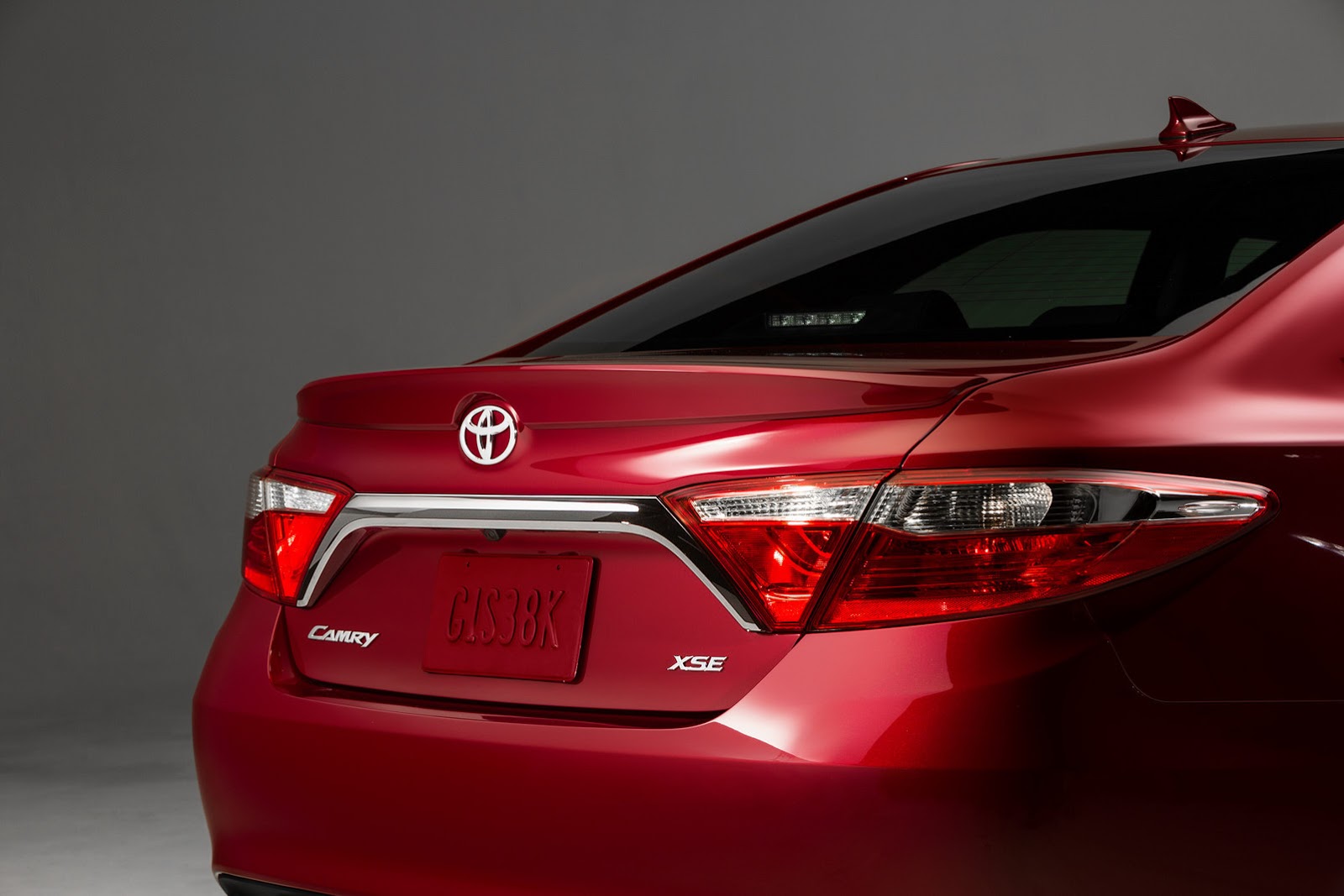 2015-toyota-camry-52