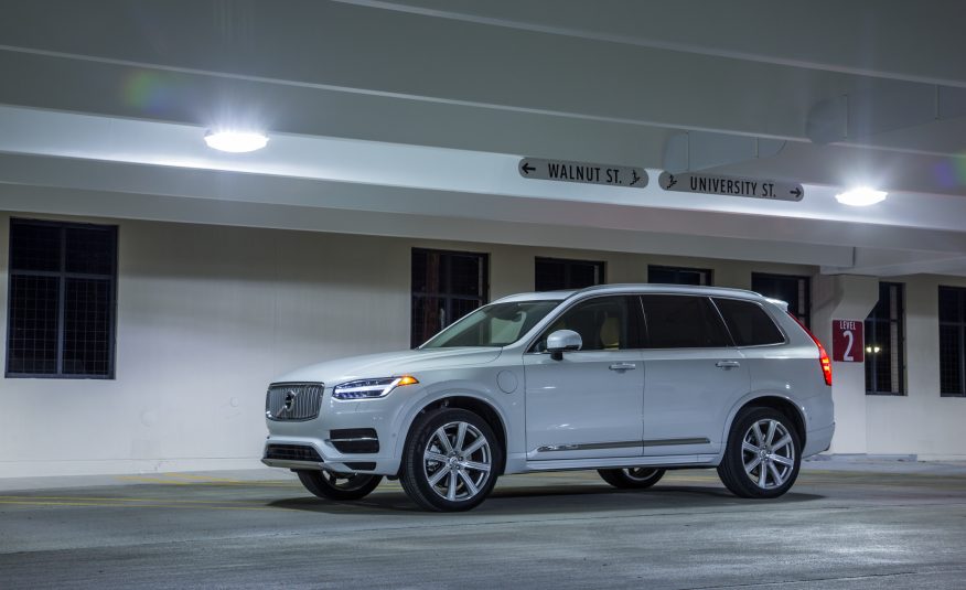 2016-volvo-xc90-t8-awd-plug-in-hybrid-107-876x535