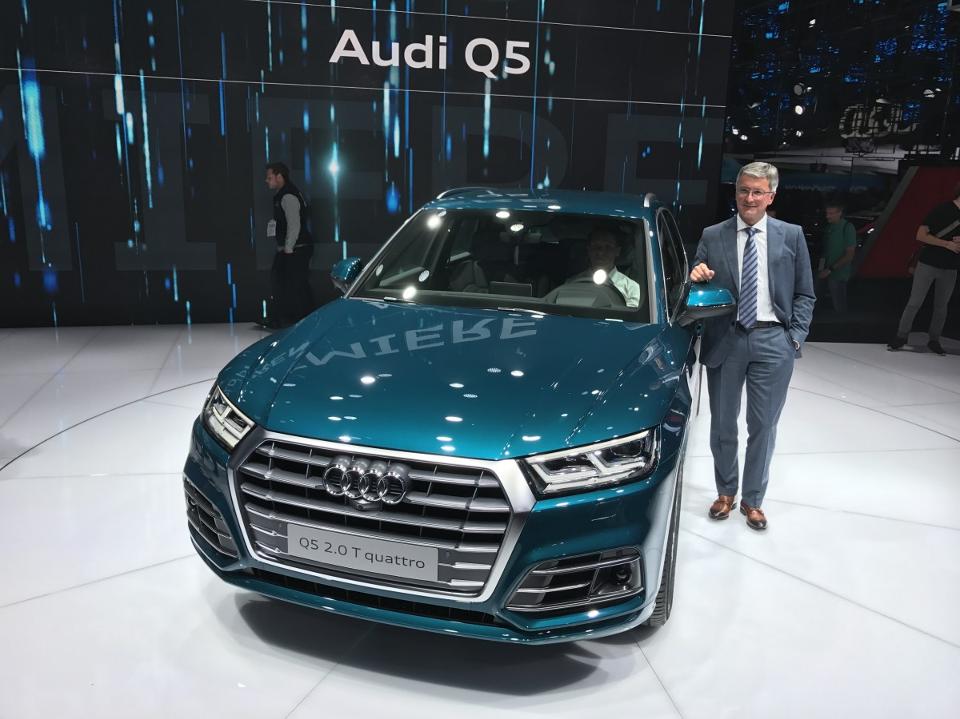 2017-audi-q5-paris-auto-show-1200x900